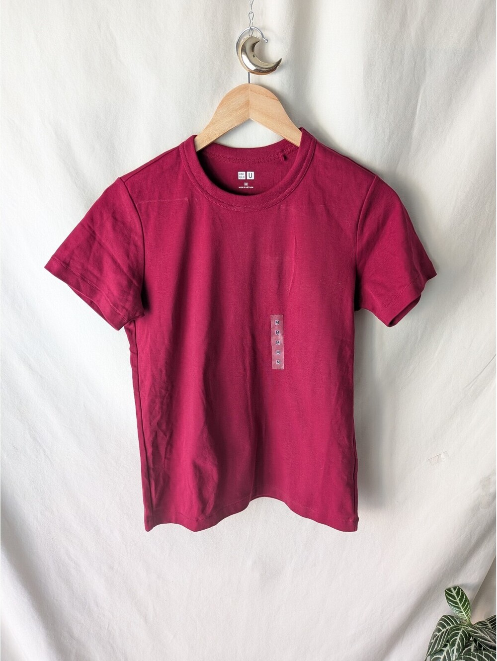 Uniqlo U magenta crew neck T shirt